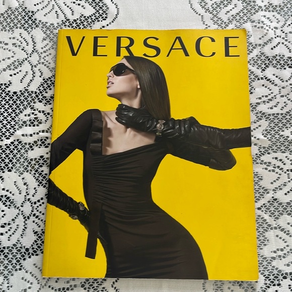 2009-2010 Large Versace catalog - Picture 5 of 15